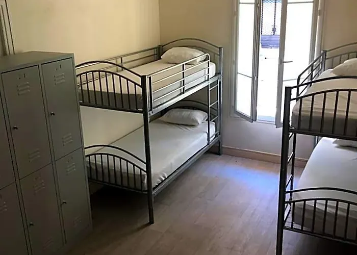 Trip to College La Promenade House